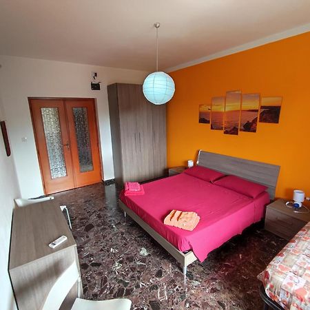 Casa Sonia Lejlighed Porto Pino Eksteriør billede