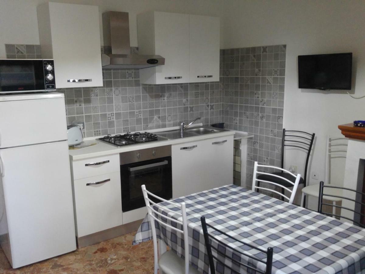 Casa Sonia Lejlighed Porto Pino Eksteriør billede